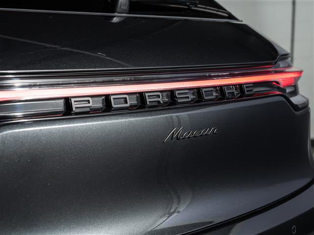 Used 2025 Porsche Macan image 30