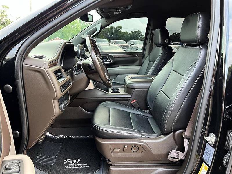 Used 2022 Chevrolet Suburban LT RWD image 13