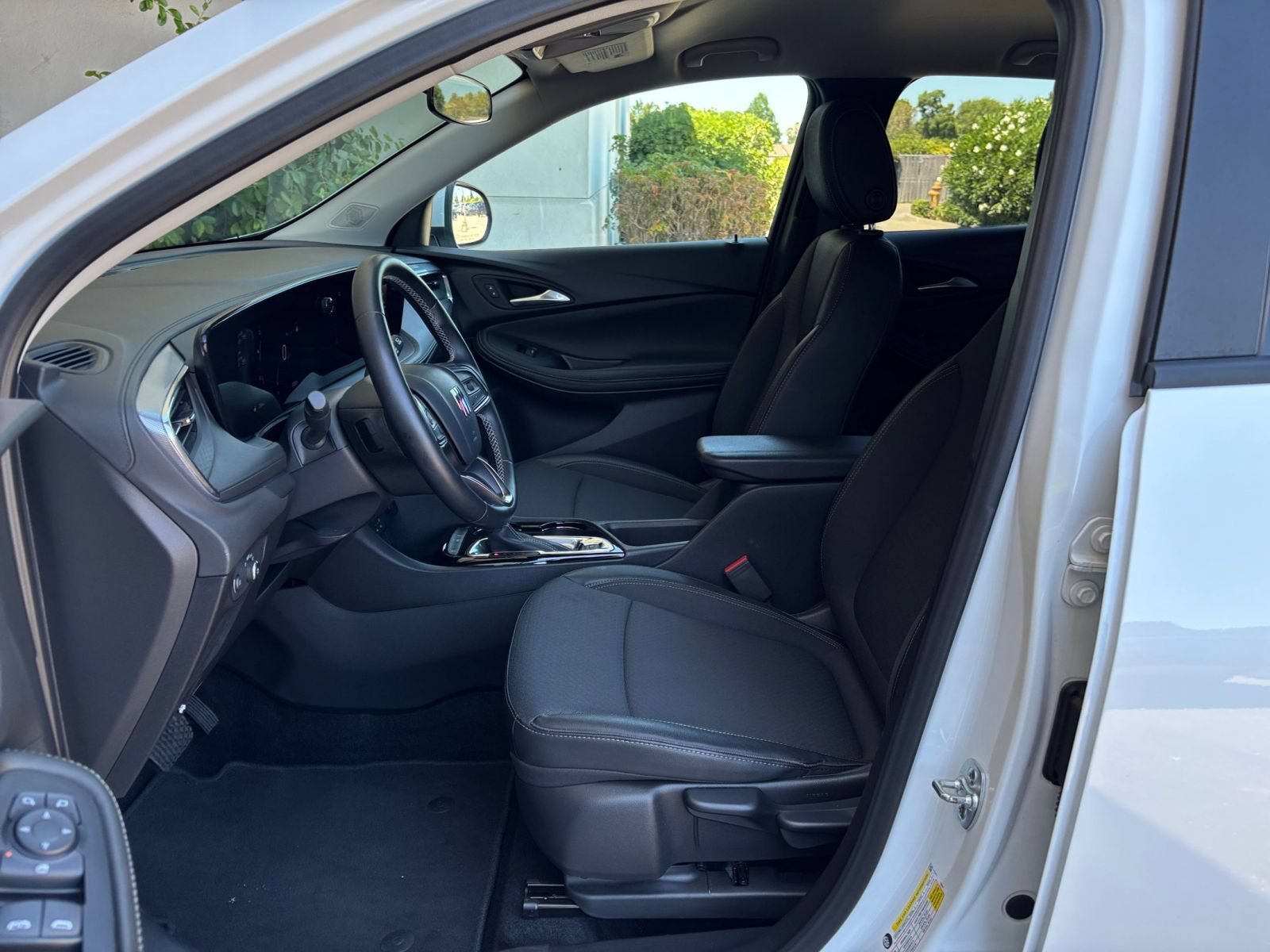Used 2025 Buick Encore GX Preferred FWD image 27
