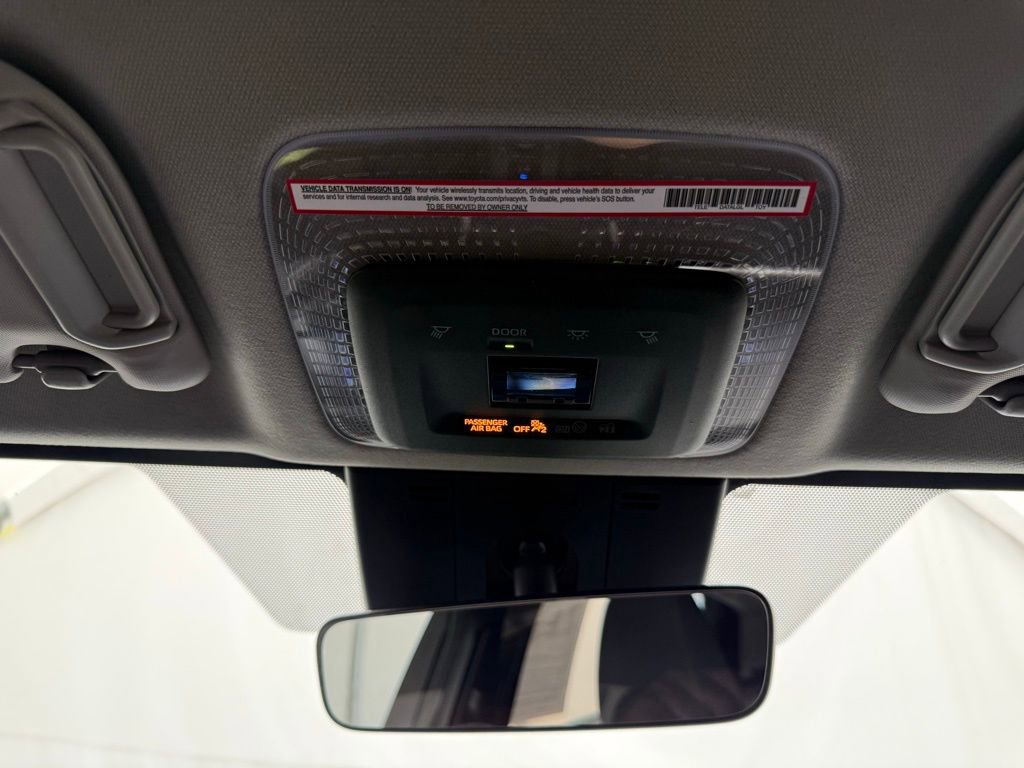 Used 2023 Toyota Prius LE FWD image 38