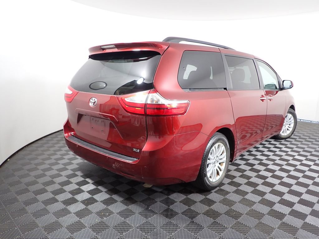 Used 2015 Toyota Sienna XLE w/ XLE Navigation Package image 20