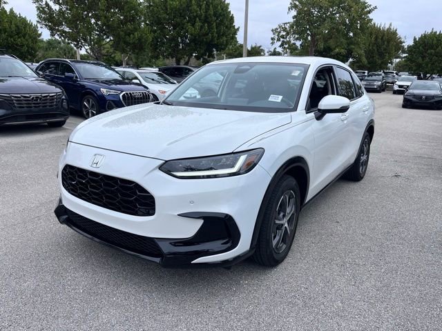 Used 2023 Honda HR-V EX-L image 2