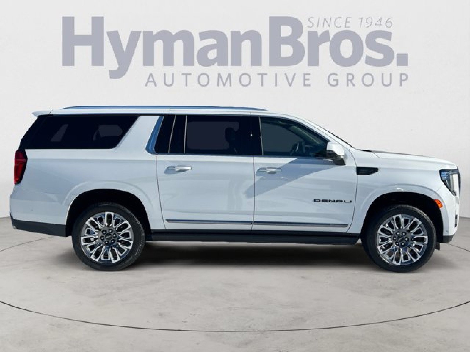 Used 2024 GMC Yukon XL Denali Ultimate AWD/4WD image 2