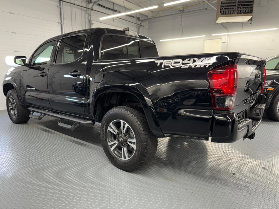 Used 2018 Toyota Tacoma TRD Sport image 13