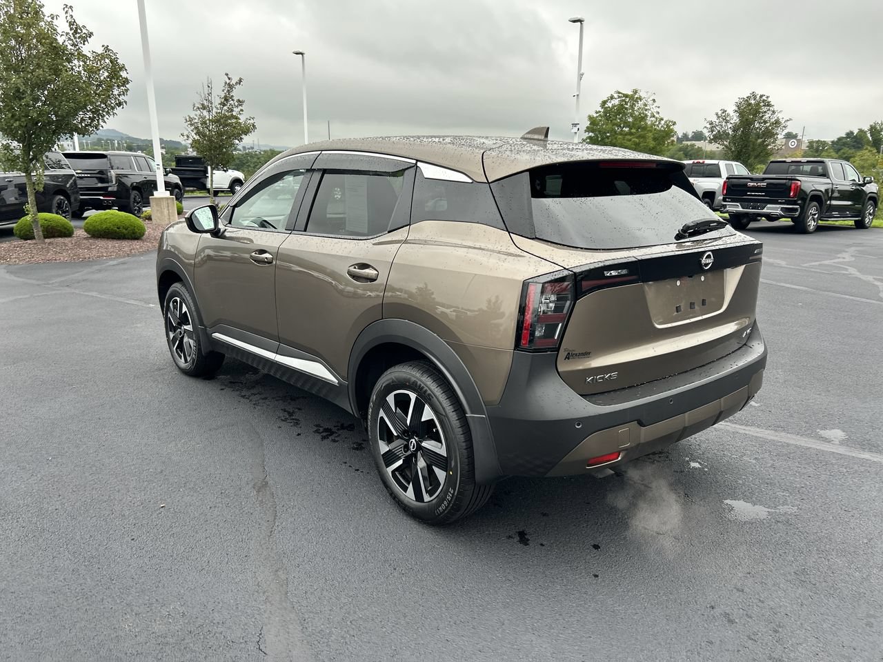 Used 2025 Nissan Kicks SV w/ Charging Package AWD/4WD image 5