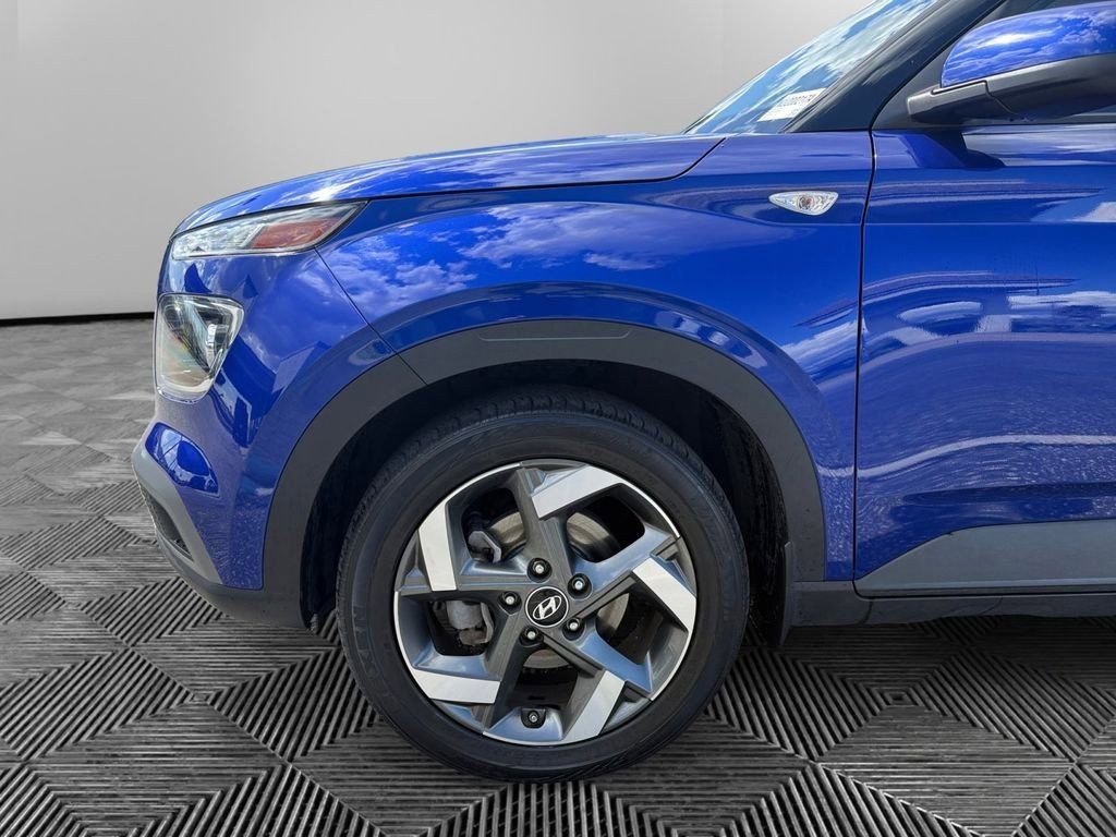 Used 2022 Hyundai Venue SEL image 35