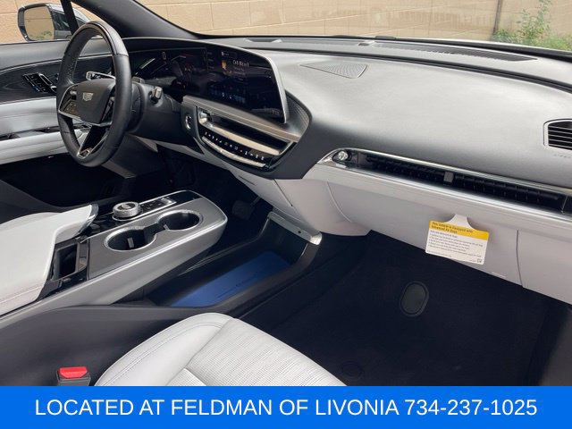 Certified 2024 Cadillac Lyriq Luxury AWD/4WD image 32