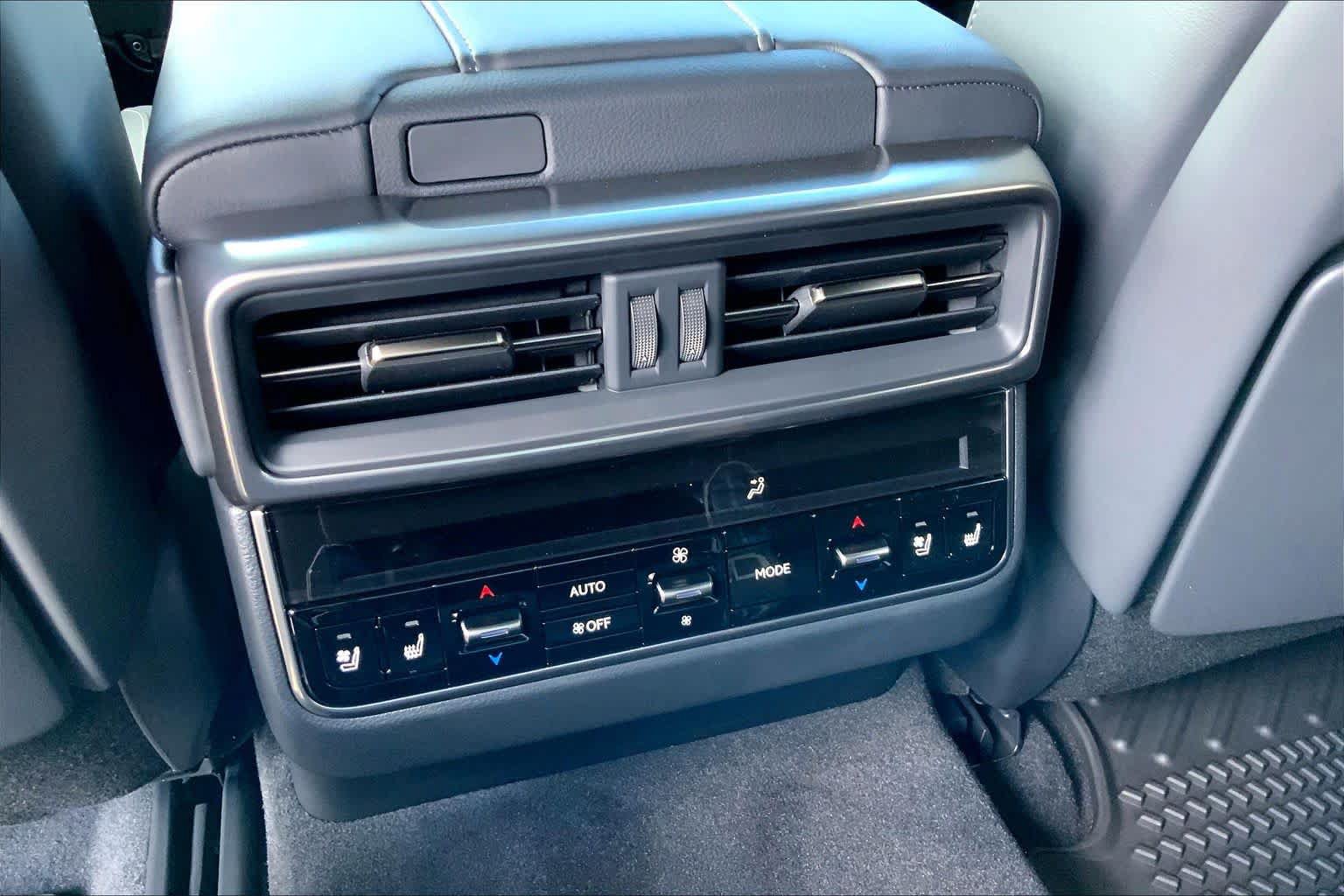 New 2026 Lexus LX 600 4WD w/ Luxury Package image 19