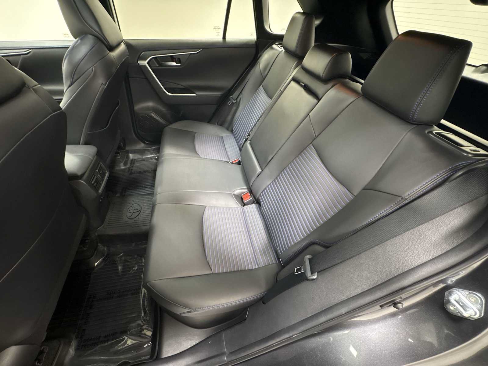Used 2021 Toyota RAV4 XSE AWD/4WD image 25