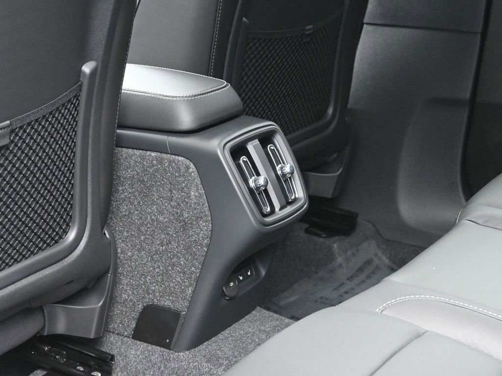 New 2025 Volvo XC40 B5 Core w/ Protection Package Premier image 23