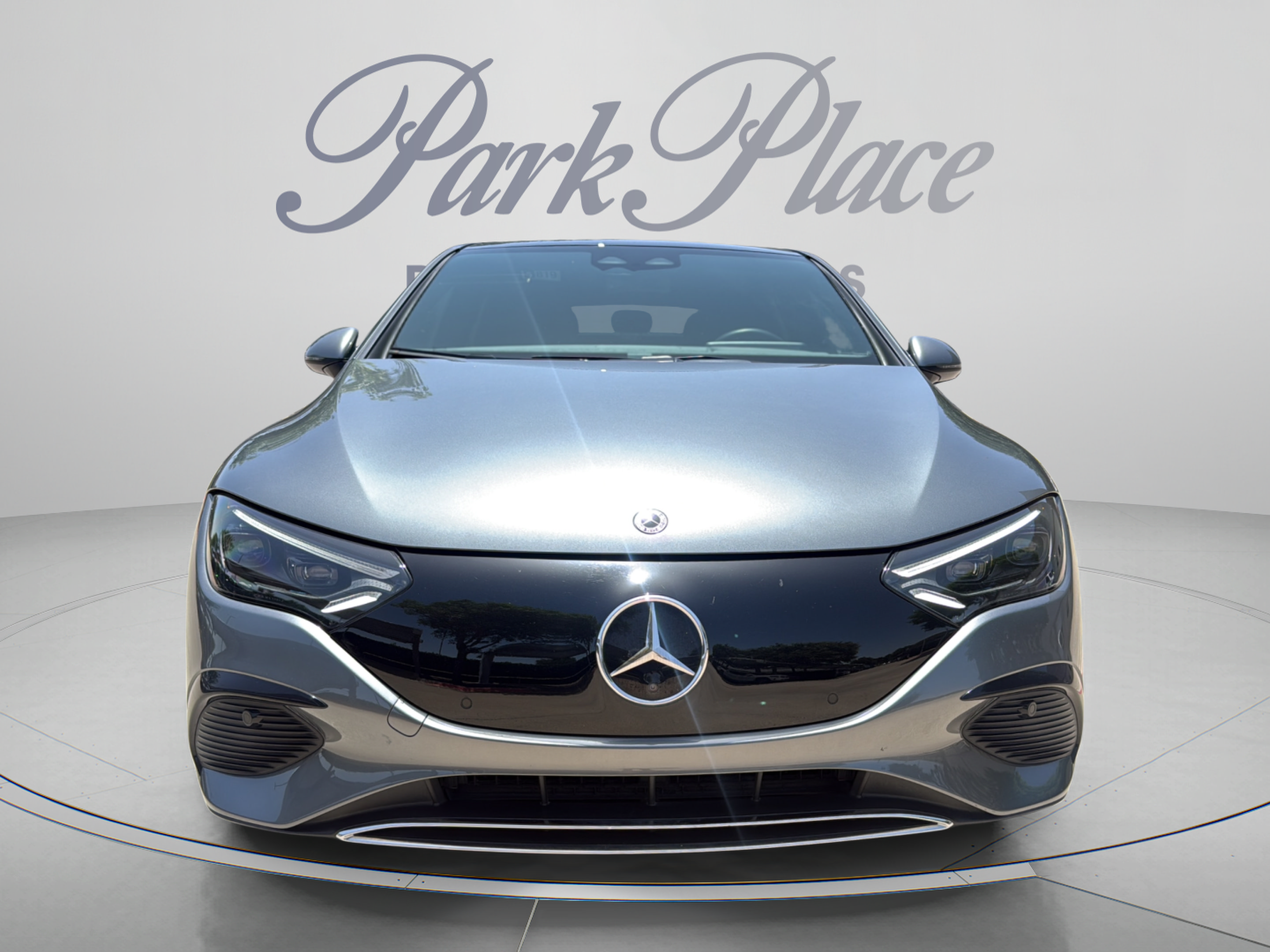Used 2023 Mercedes-Benz EQE 500 4MATIC Sedan w/ Exclusive Trim Package image 8