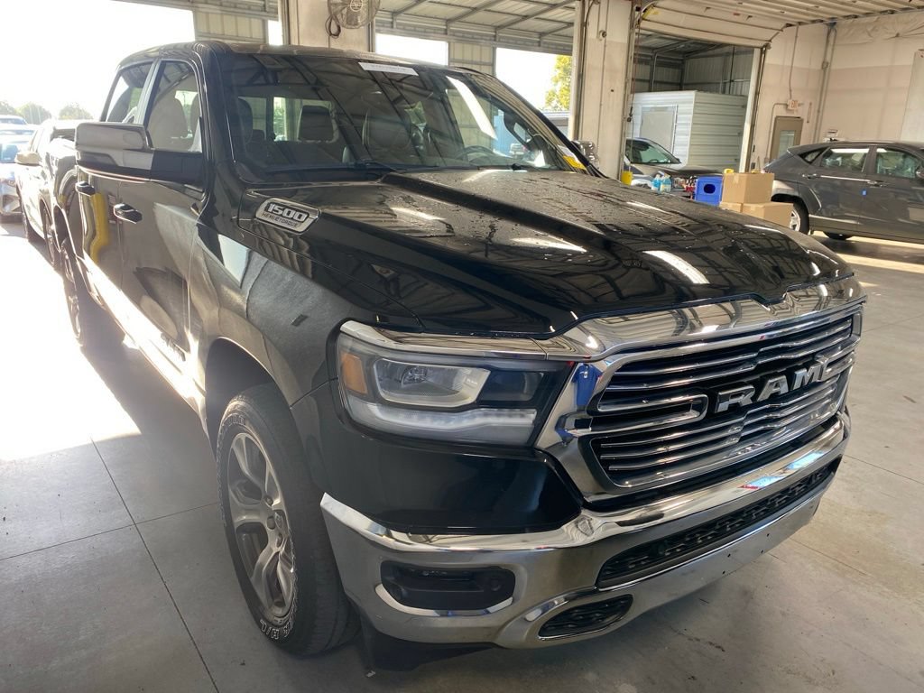 Used 2023 RAM 1500 Laramie AWD/4WD image 1