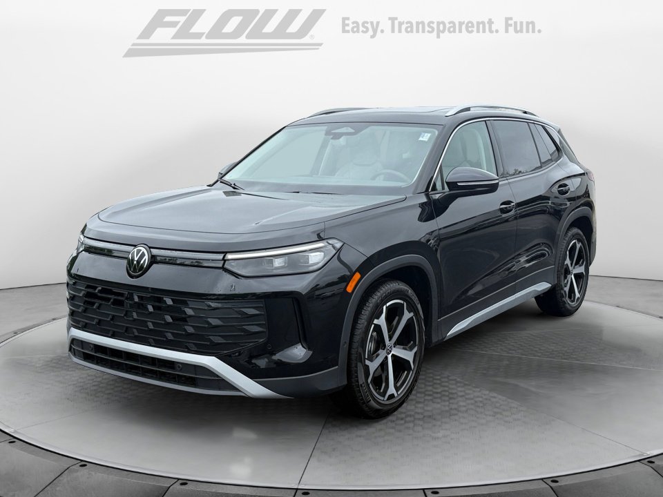 New 2026 Volkswagen Tiguan SE FWD image 3