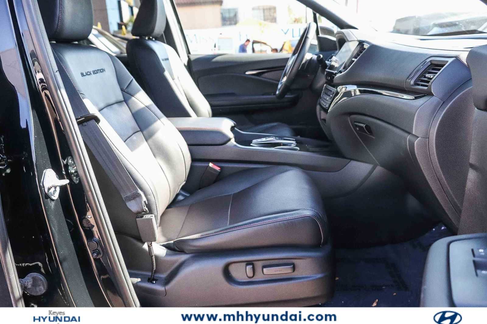Used 2024 Honda Ridgeline Black Edition image 16