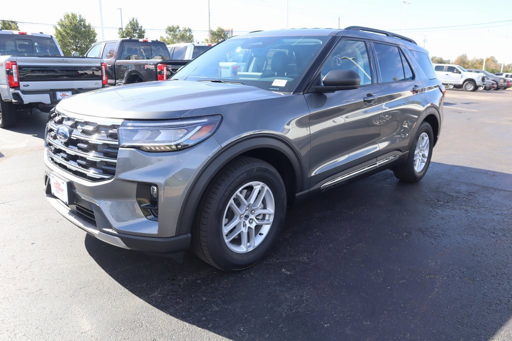 New 2025 Ford Explorer Active w/ Active Comfort Package image 11