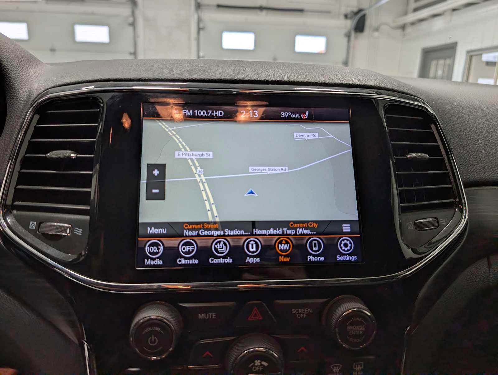 Used 2020 Jeep Grand Cherokee Laredo w/ Laredo X Package image 26