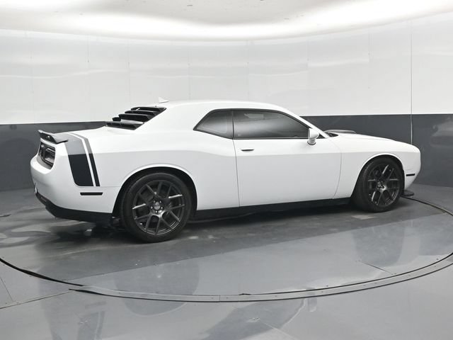 Used 2016 Dodge Challenger R/T Scat Pack RWD image 3