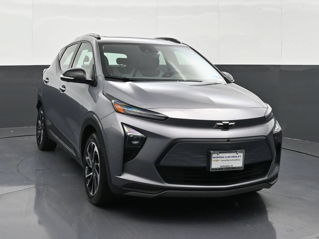 Certified 2023 Chevrolet Bolt EUV Premier w/ Sun & Sound Package FWD image 7