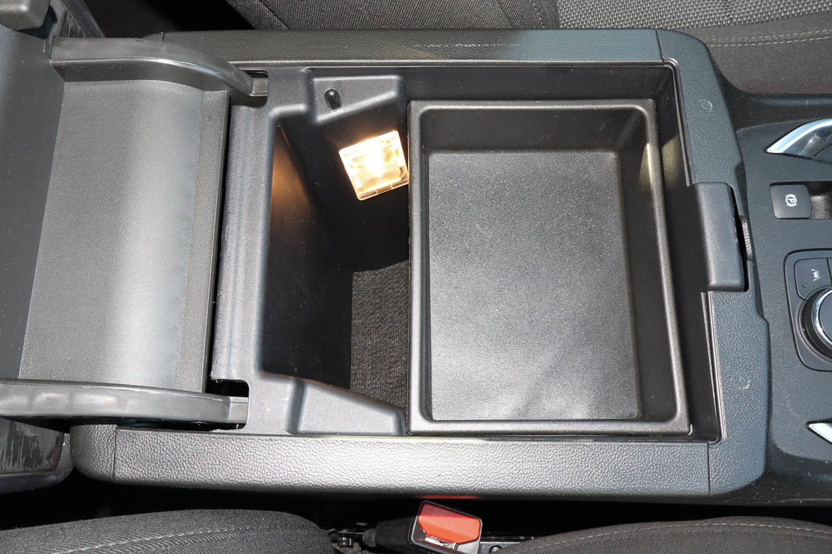 Used 2023 Chevrolet Traverse LT image 31