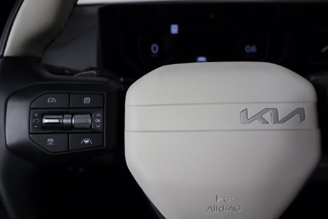 Used 2025 Kia K4 GT-Line Turbo FWD image 8