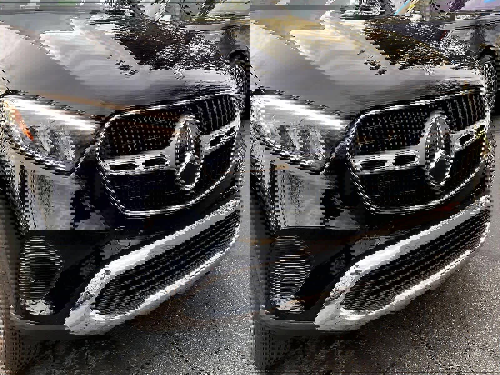 Used 2025 Mercedes-Benz GLC 350e 4MATIC image 31