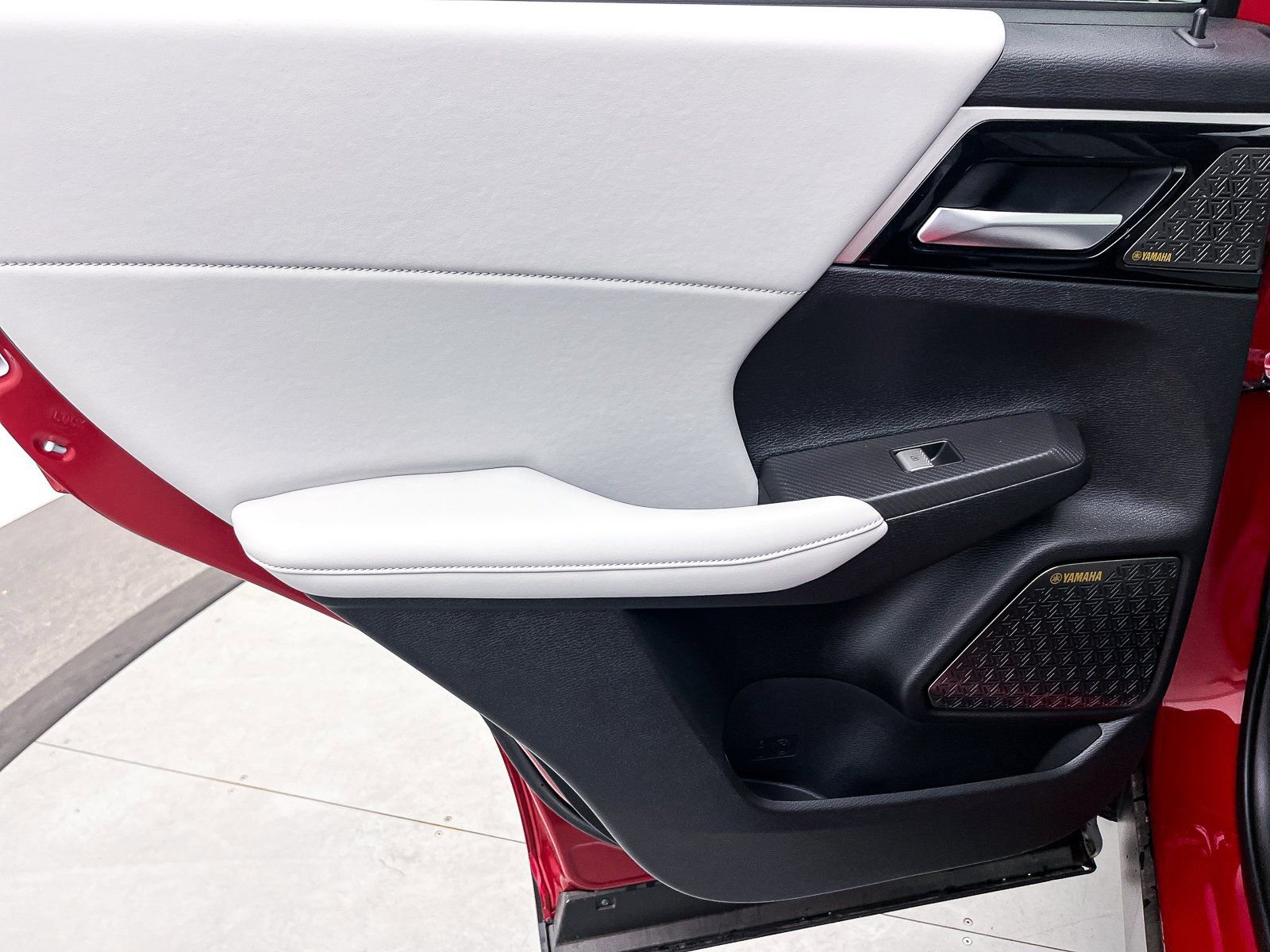 New 2025 Mitsubishi Outlander SE image 26