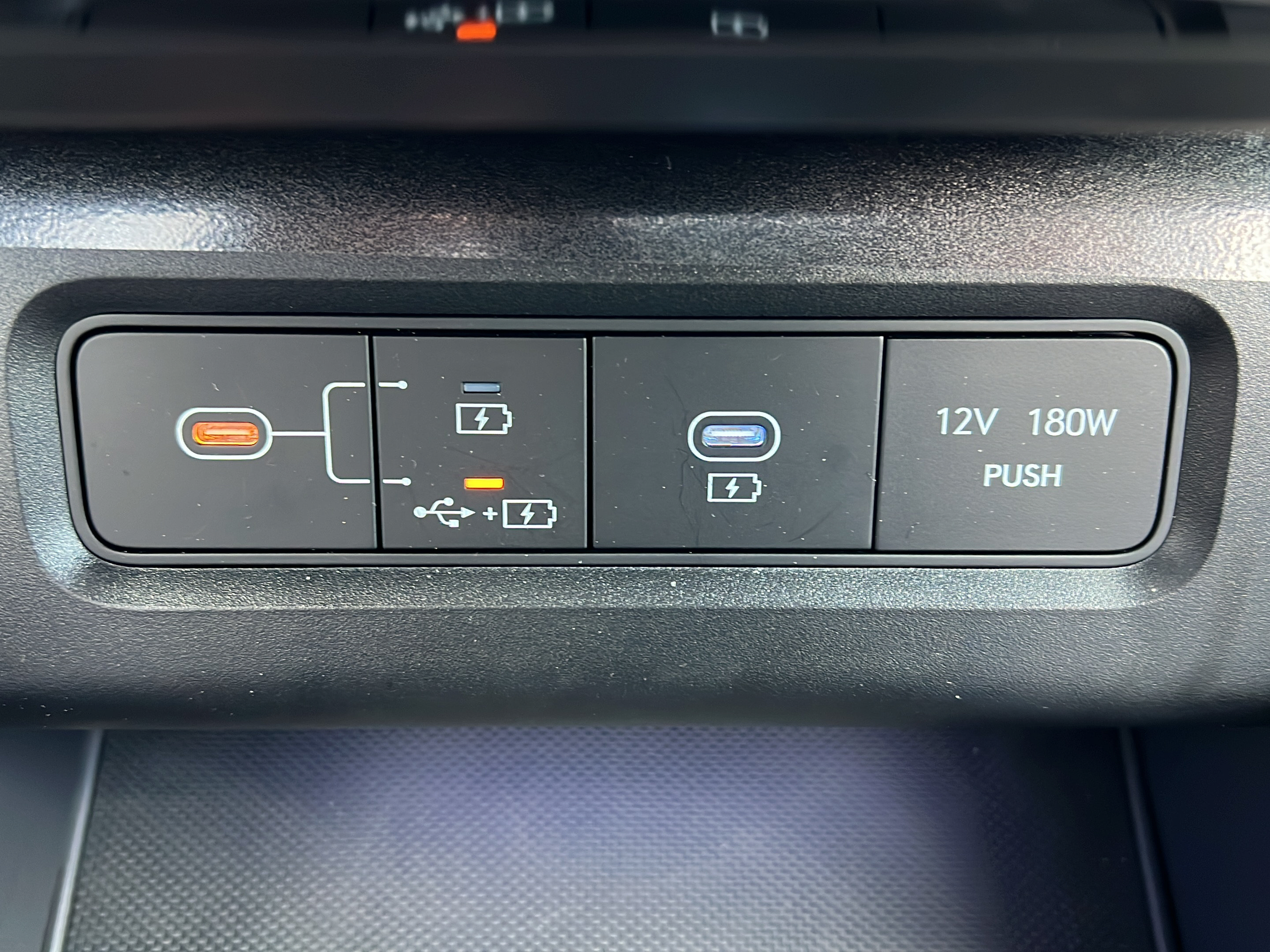 Certified 2025 Hyundai Tucson Limited AWD/4WD image 20
