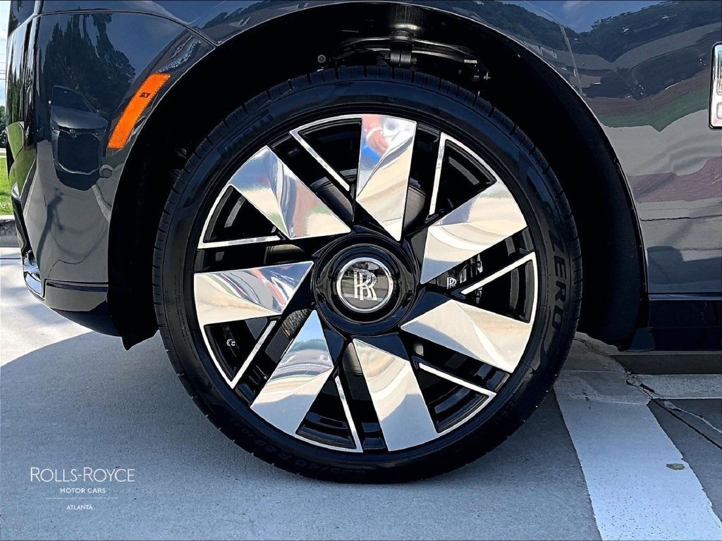 New 2027 Rolls-Royce Cullinan AWD/4WD image 11