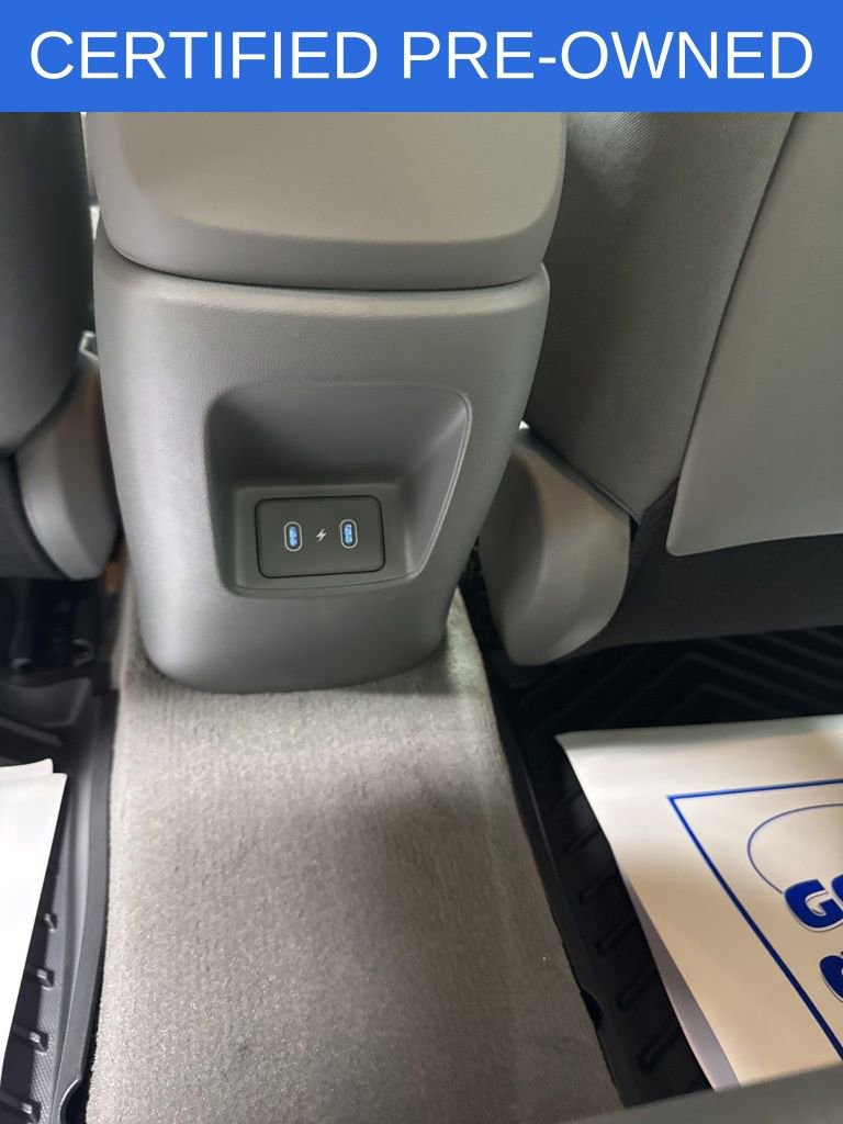 Used 2025 Hyundai Elantra SEL image 17