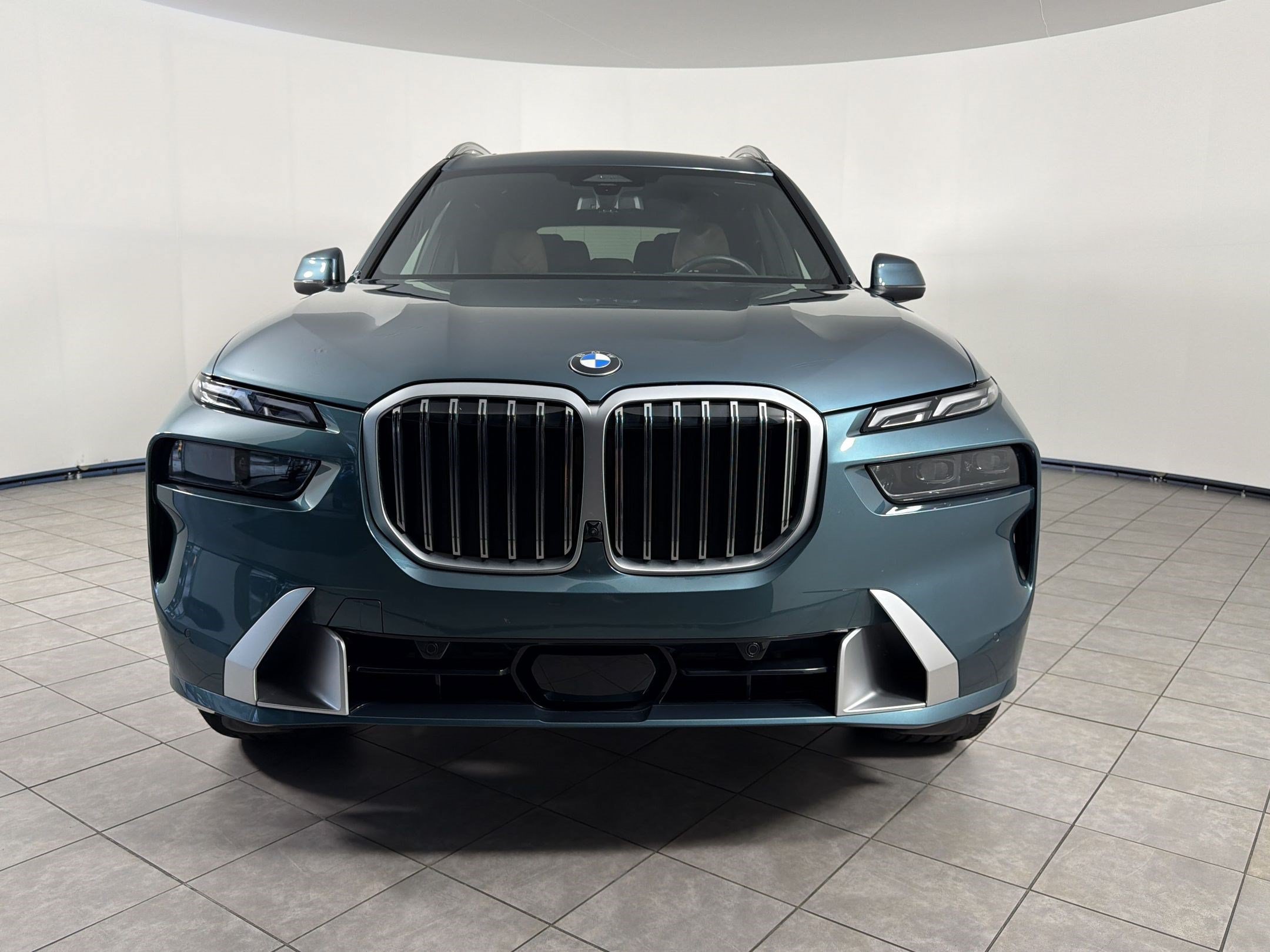 Used 2026 BMW X7 xDrive40i AWD/4WD image 6
