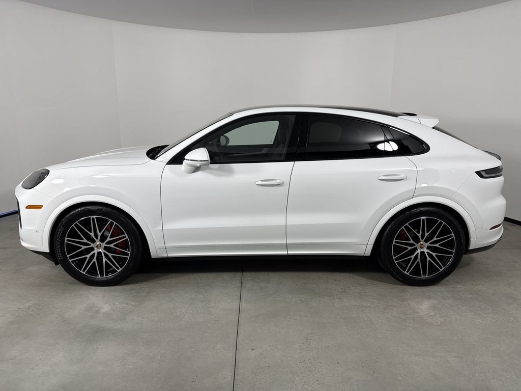 Certified 2025 Porsche Cayenne S AWD/4WD image 2