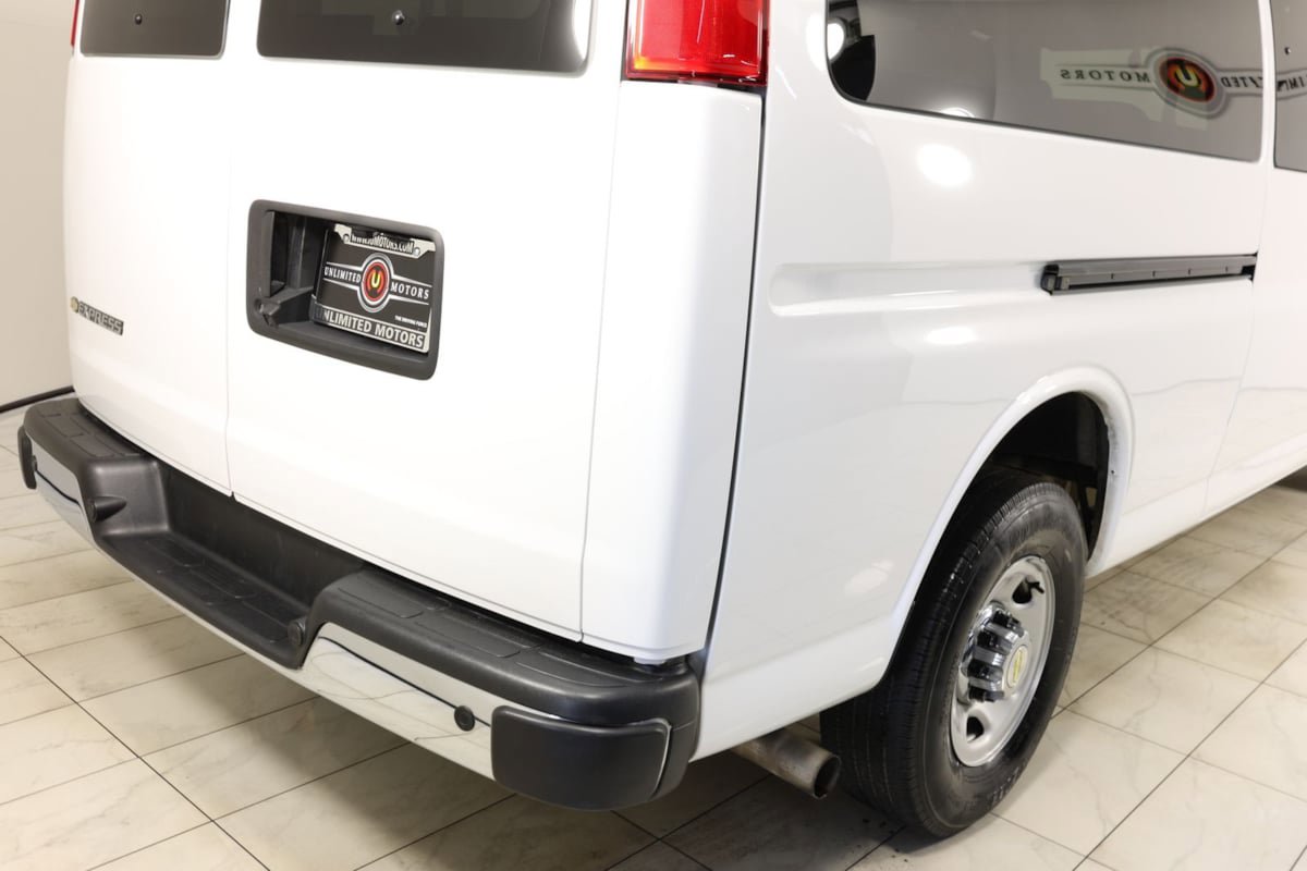 Used 2024 Chevrolet Express 3500 LT w/ LT Preferred Equipment Group RWD image 37