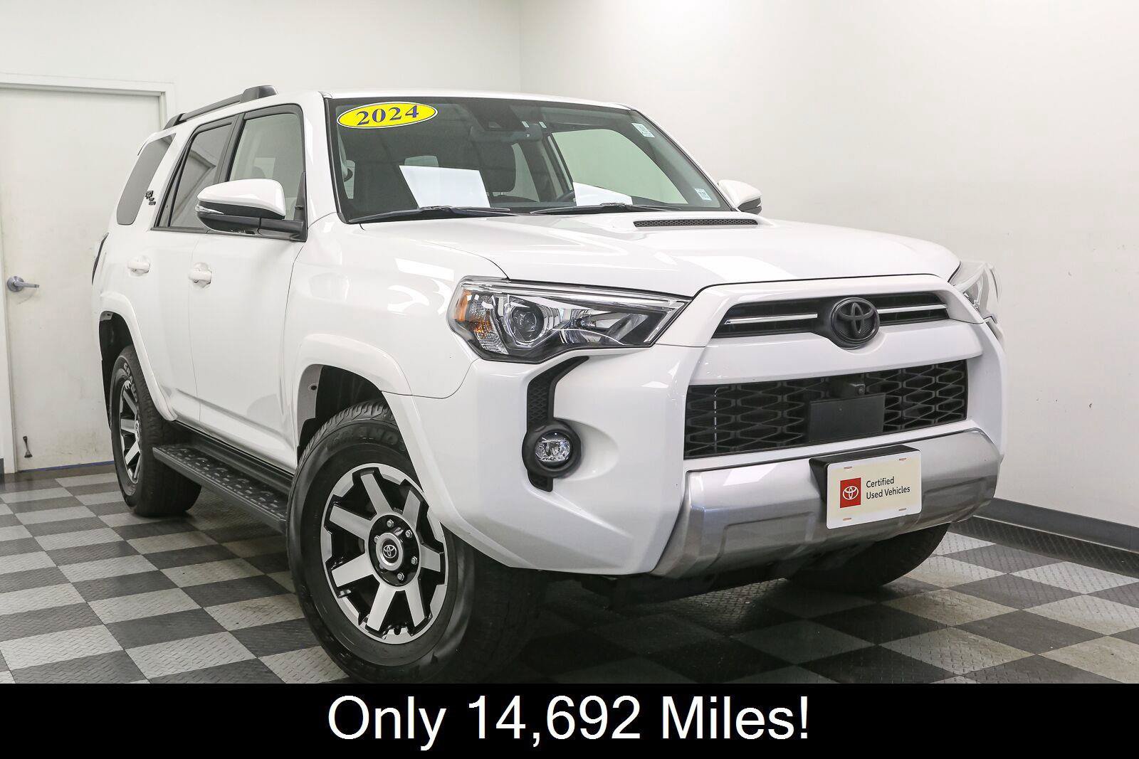 Used 2024 Toyota 4Runner TRD Off-Road Premium w/ Off Road Premium Plus Package AWD/4WD image 3