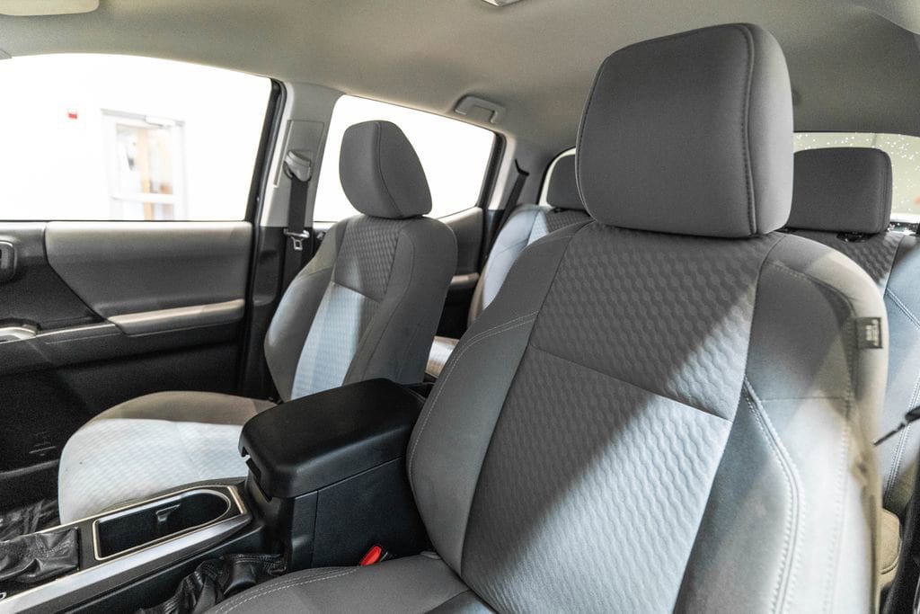 Used 2020 Toyota Tacoma SR5 w/ Technology Package AWD/4WD image 6