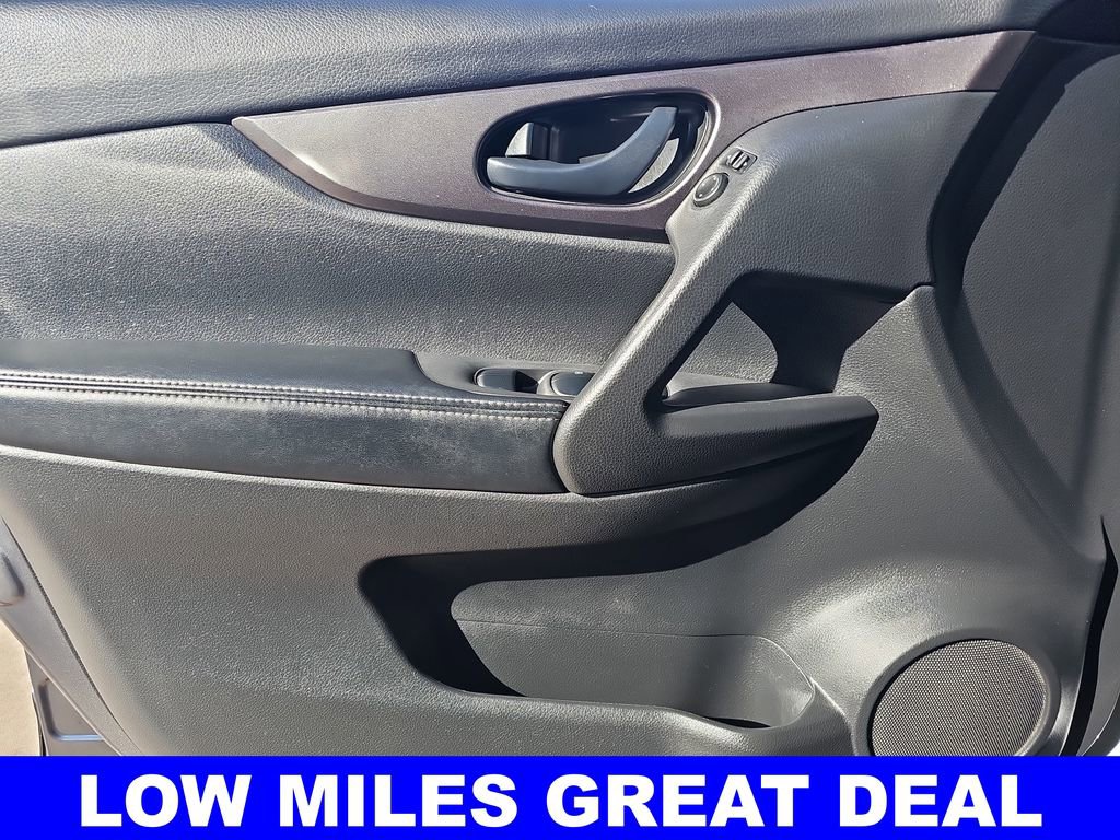 Used 2020 Nissan Rogue Sport S w/ Appearance Package image 25