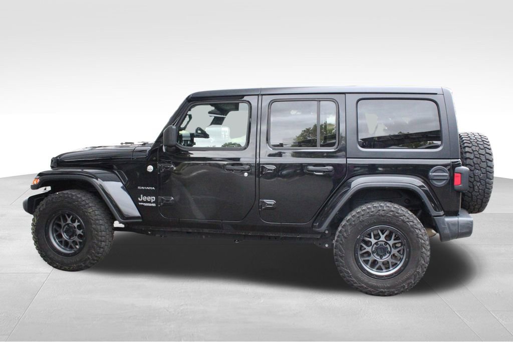 Used 2018 Jeep Wrangler Unlimited Sahara AWD/4WD image 13