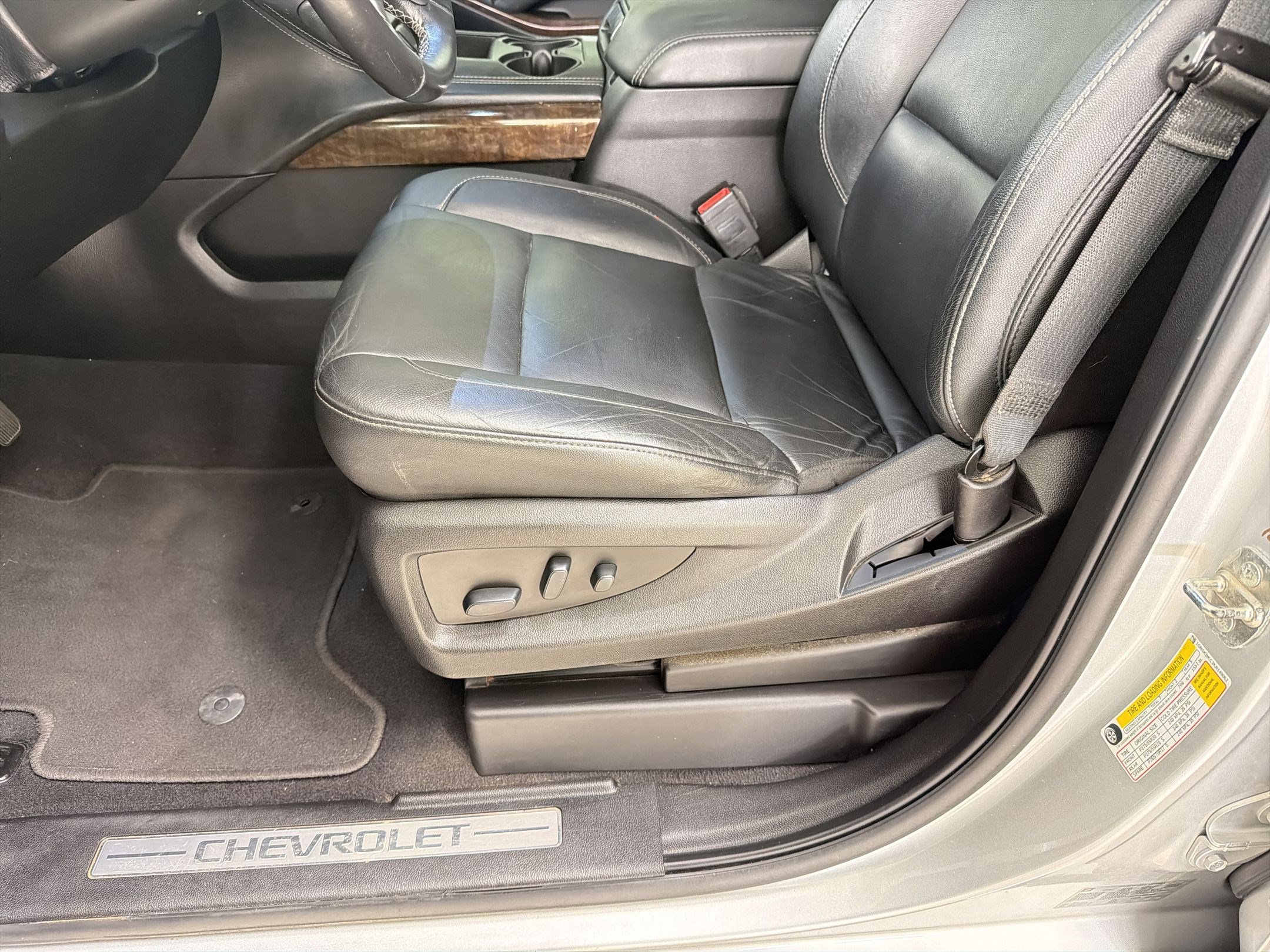 Used 2019 Chevrolet Tahoe LT w/ LT Signature Package image 14