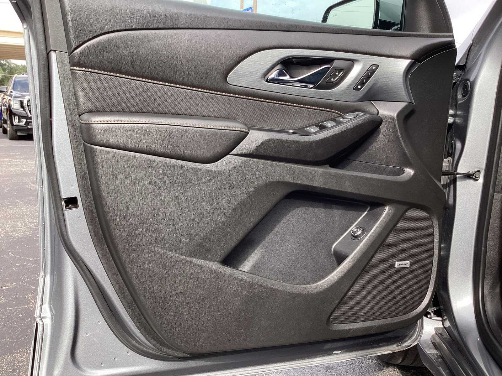 Used 2020 Chevrolet Traverse Premier FWD image 35