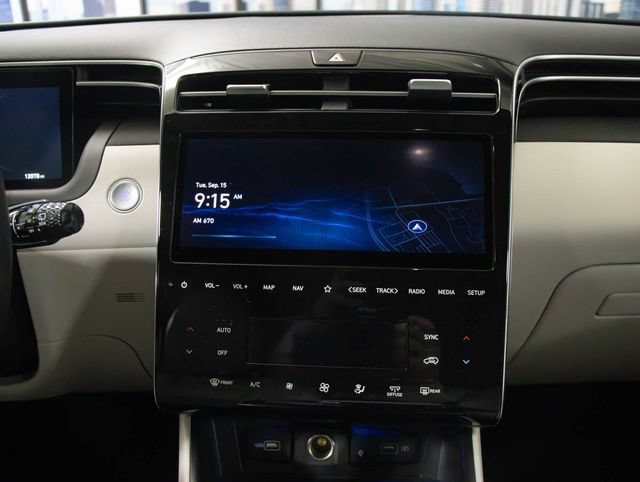 Used 2022 Hyundai Tucson Limited AWD/4WD image 18