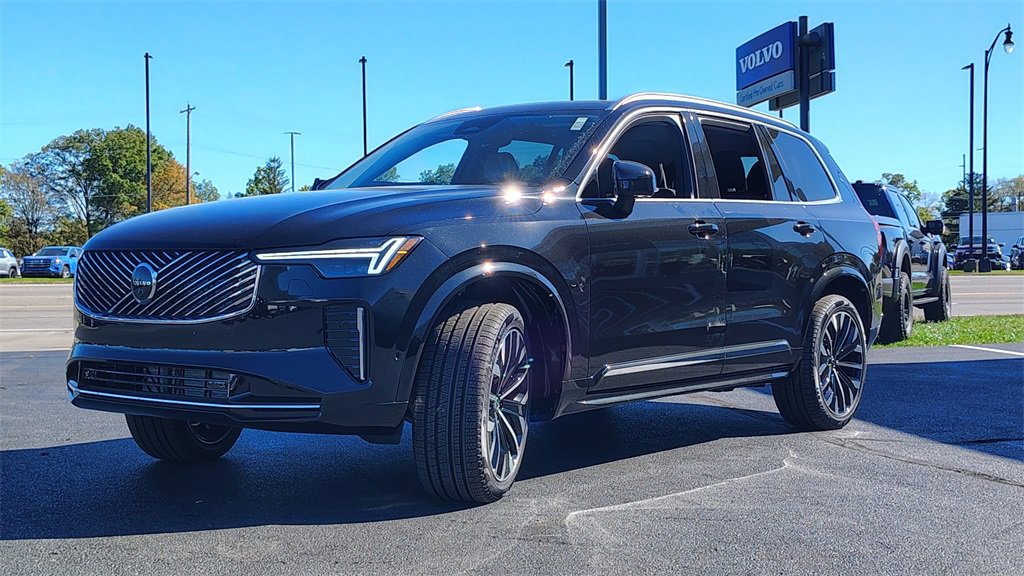 New 2026 Volvo XC90 B6 Plus w/ Protection Package Premier image 6