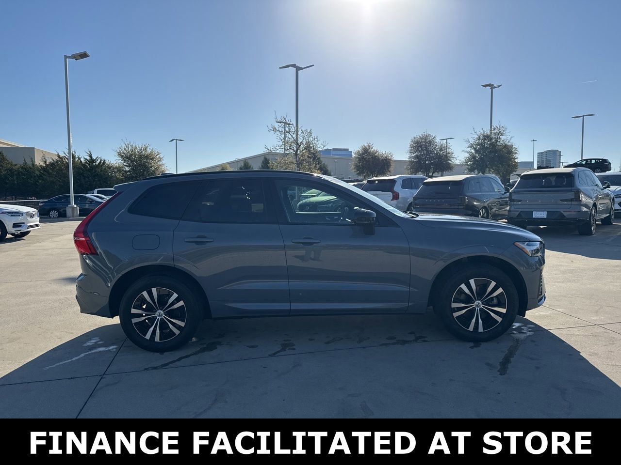 Certified 2024 Volvo XC60 B5 Core image 4