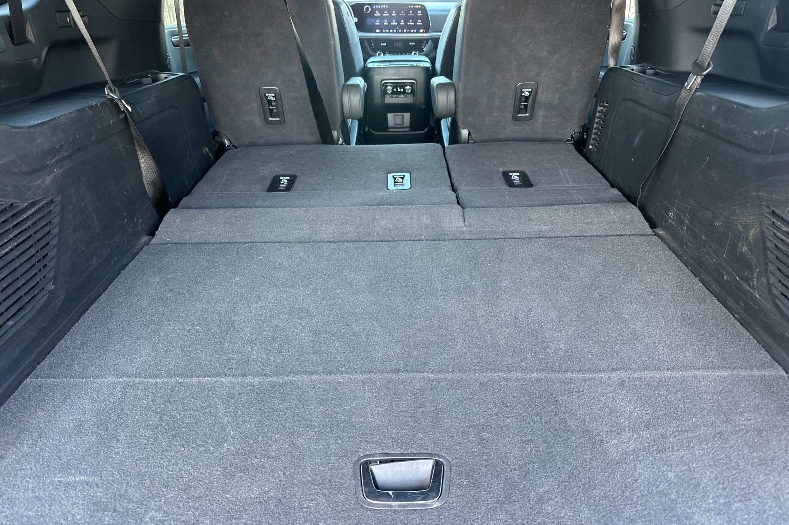 Used 2026 Chevrolet Suburban Premier w/ Sun And Tow Package AWD/4WD image 17