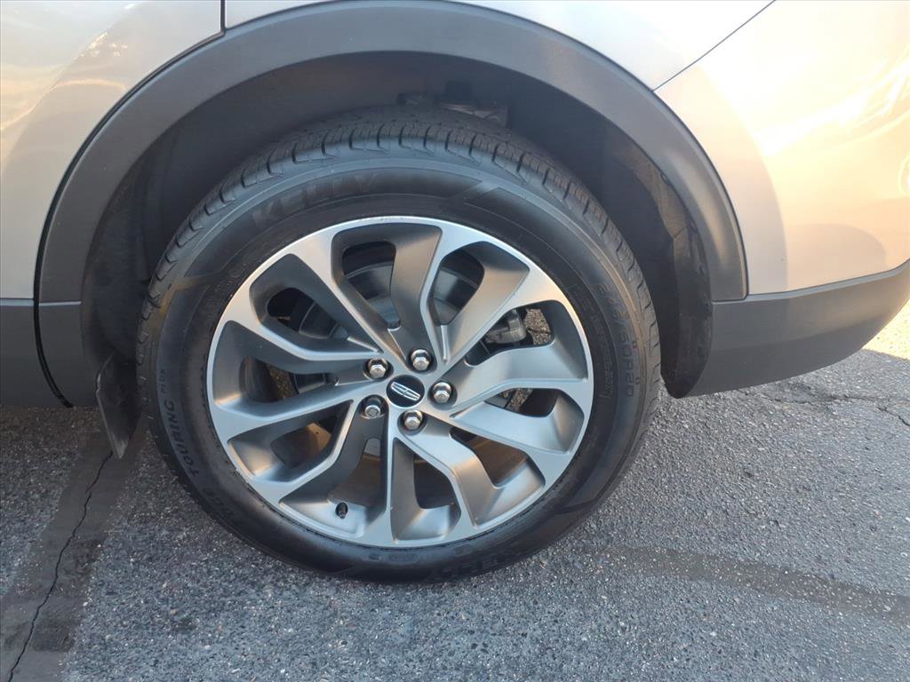 Used 2022 Lincoln Nautilus Reserve image 9