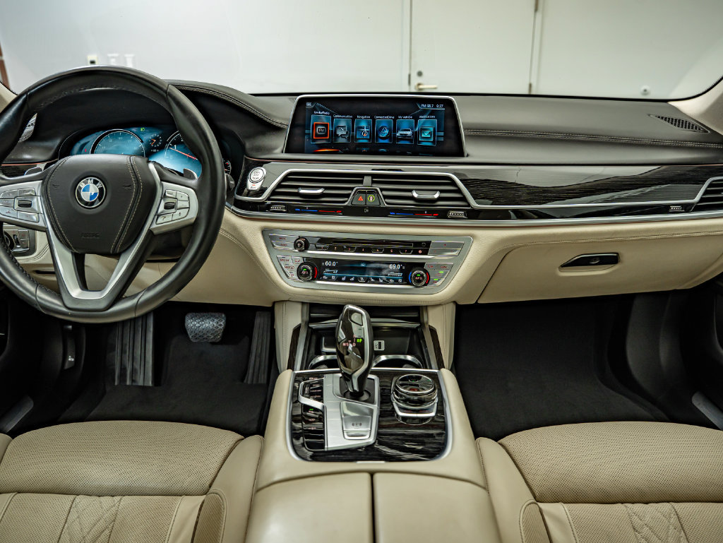 Used 2016 BMW 740i RWD image 32
