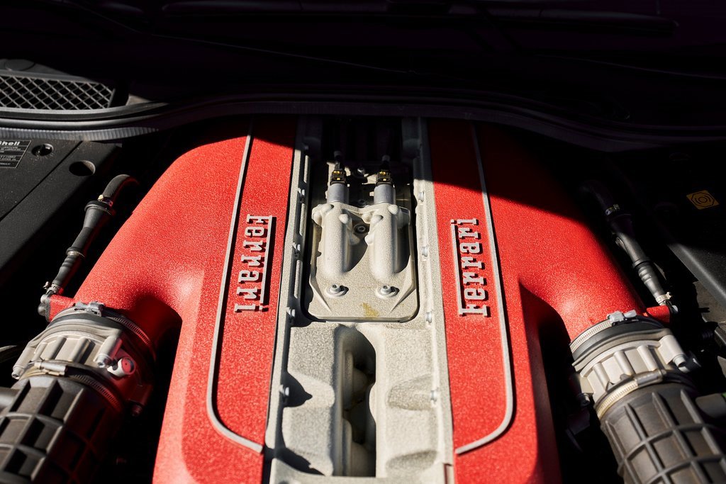 Used 2018 Ferrari 812 Superfast image 21