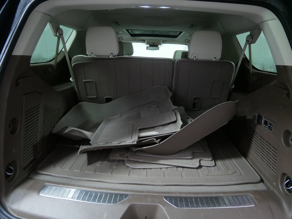 Used 2023 GMC Yukon XL Denali w/ Max Trailering Package image 5