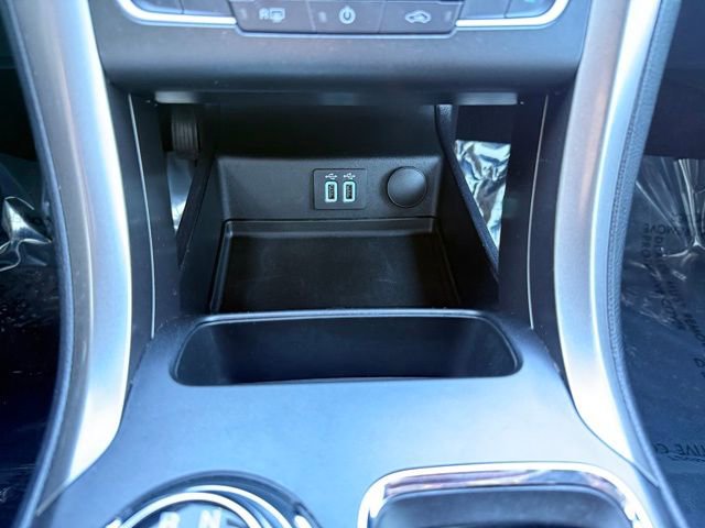 Used 2020 Ford Fusion SE image 26