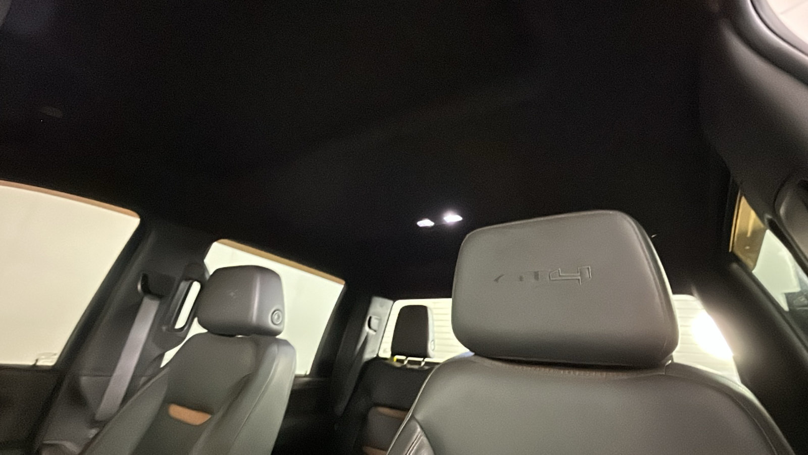 Used 2022 GMC Sierra 3500 AT4 AWD/4WD image 16