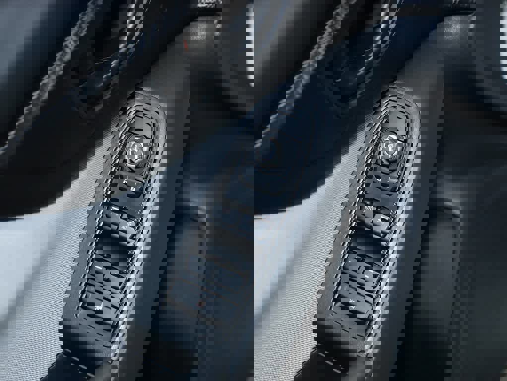 Used 2022 Subaru Crosstrek 2.0i Premium w/ Moonroof Package image 16