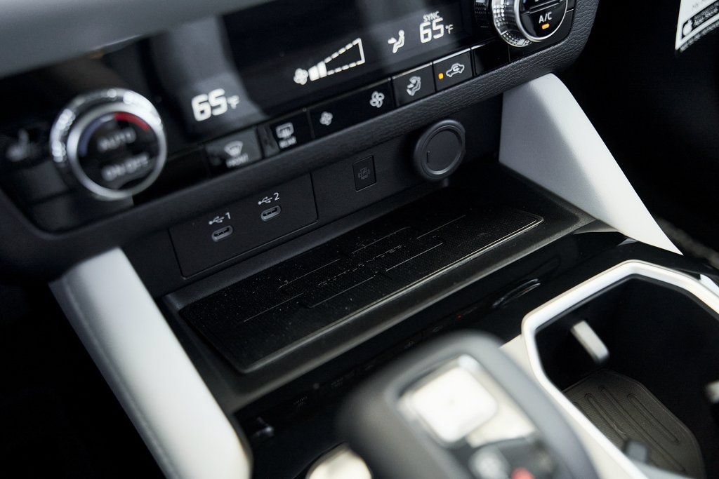 Used 2025 Mitsubishi Outlander SE FWD image 47